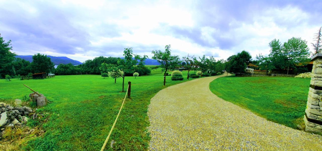 מלון Shilkovtsi Complex Pristan In The Mountain מראה חיצוני תמונה